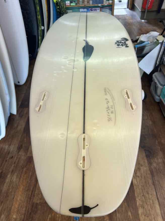 Chilli surfboard Churro PU 

5’9”x19'1/2"x2'3/8 ” 175.2cm49.6 x 6.0 27.7ℓ  FCSⅡ FIN無  35点
¥35,000+tax 美品！