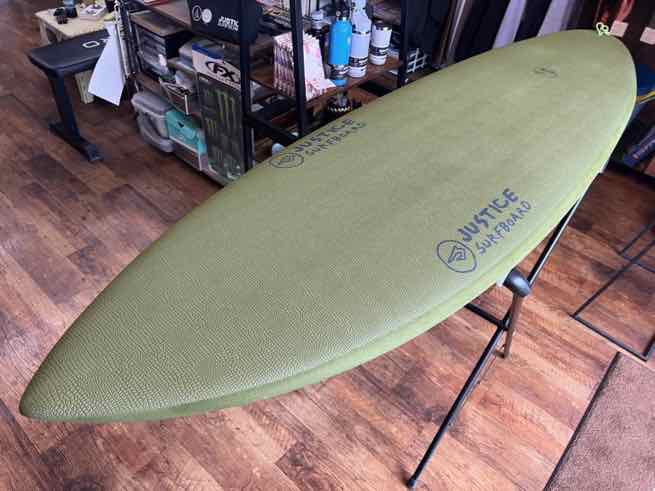 JUSTICE surfboard CrocodileSkin  TwinPin6’5”x21'x2'3/4" 195.6cm53.3x7.0  41.6ℓ  FCSⅡ fin付 デッキカバー付   ¥60,000+ tax 美品！